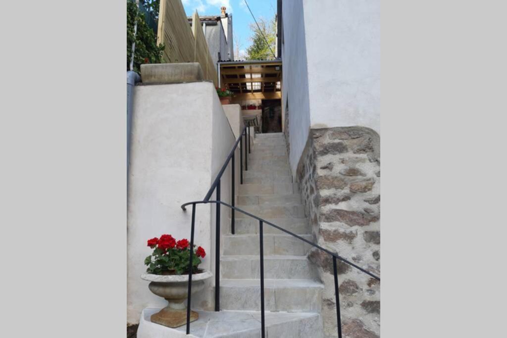 La Petite Maison Dans La Vallee أفالو المظهر الخارجي الصورة